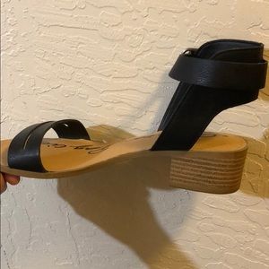 American rag black sandals